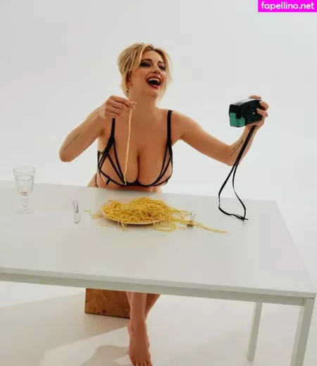 Caroline Vreeland OnlyFans Thumbnail #PGwKFk16NW