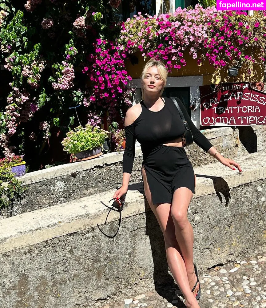 carolinevreeland, carovreeland Nude Leaked OnlyFans Photo #QSoAUZc93Z