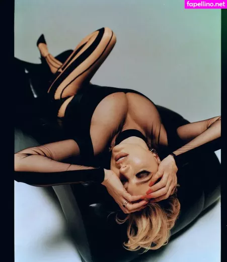 Caroline Vreeland OnlyFans Thumbnail #THLefjHhwC