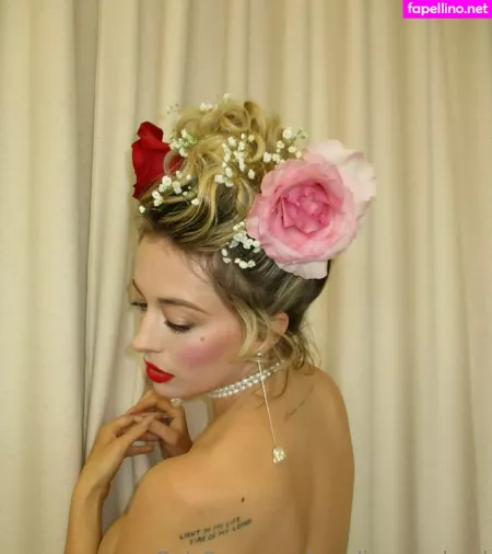 Caroline Vreeland OnlyFans Thumbnail #Tp3k7ezZn1