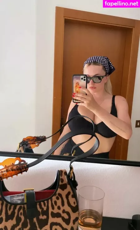 Caroline Vreeland OnlyFans Thumbnail #UX1ysKRxet