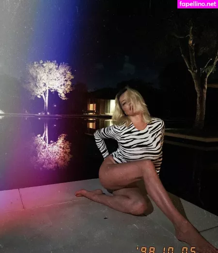 Caroline Vreeland OnlyFans Thumbnail #ZhSfWzgPDt