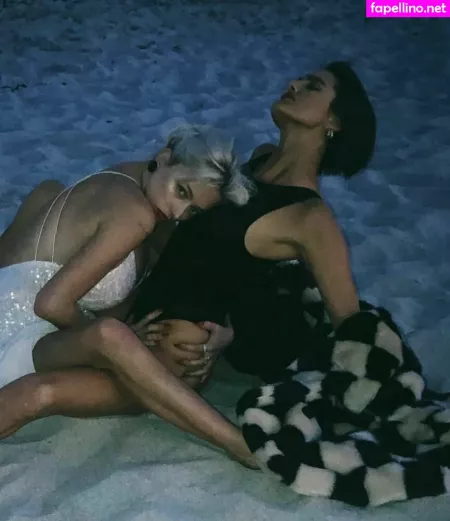 Caroline Vreeland OnlyFans Thumbnail #bwwEhBqJOZ