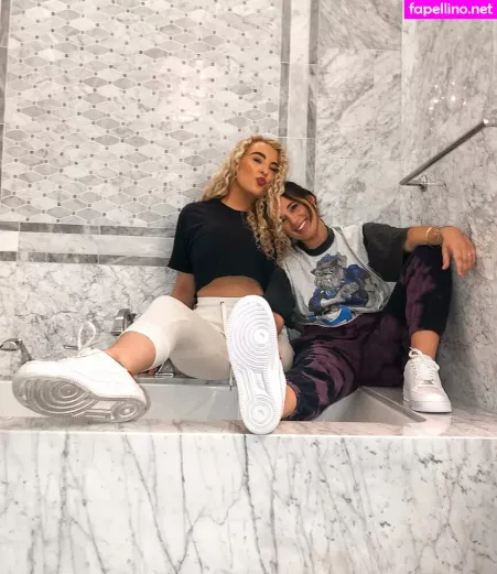 Caroline Wall OnlyFans Thumbnail #EwgCMM4Dib