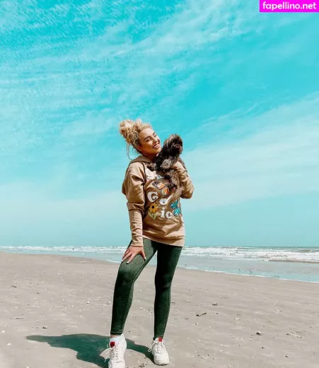 Caroline Wall OnlyFans Thumbnail #JP7wONeavy