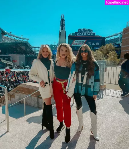 Caroline Wall OnlyFans Thumbnail #K8uU3n59Gy