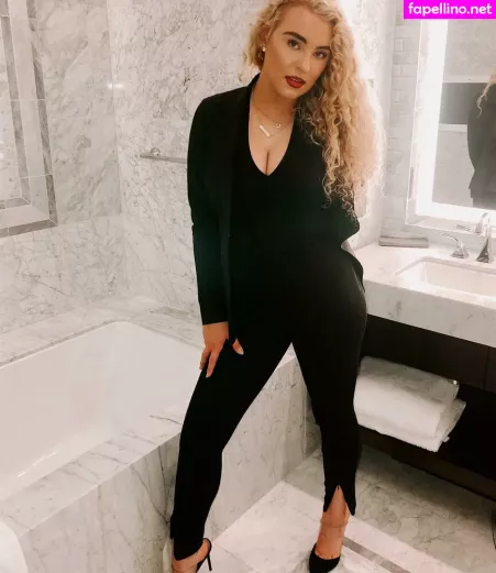 Caroline Wall OnlyFans Thumbnail #SVeBPJXk36