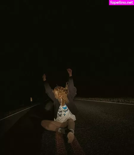 Caroline Wall OnlyFans Thumbnail #sUy366bvTW