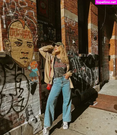 Caroline Wall OnlyFans Thumbnail #z41O3zCuJU