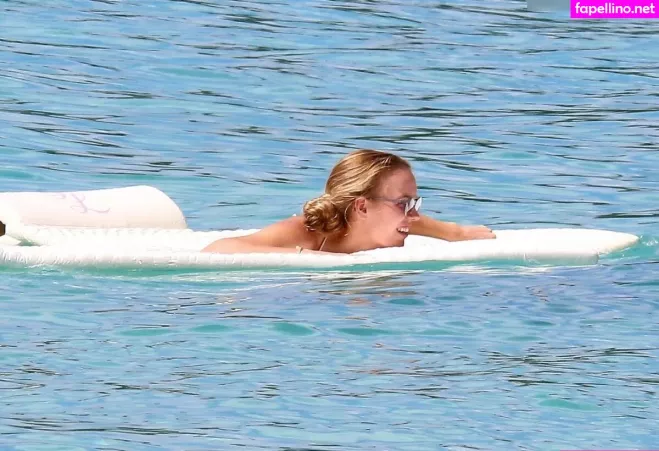 Caroline Wozniacki OnlyFans Thumbnail #iQs8IvVYcc