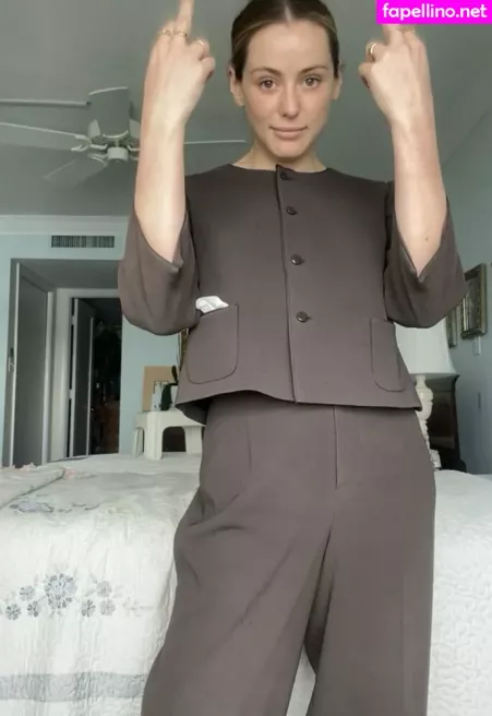 Carolinecalloway OnlyFans Thumbnail #drzN2cNDw4