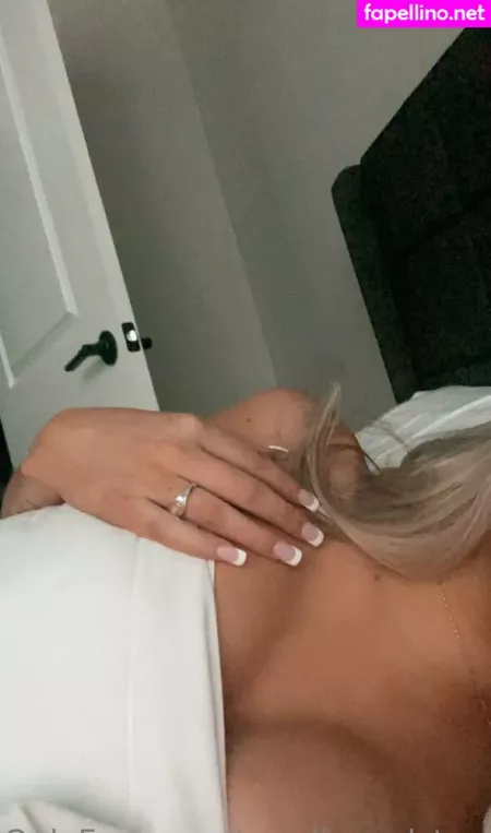 Carolinecolston OnlyFans Thumbnail #l0Aw3gAehn