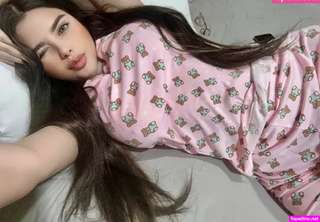 Carolinehorny OnlyFans Thumbnail #bEnCBm3th7