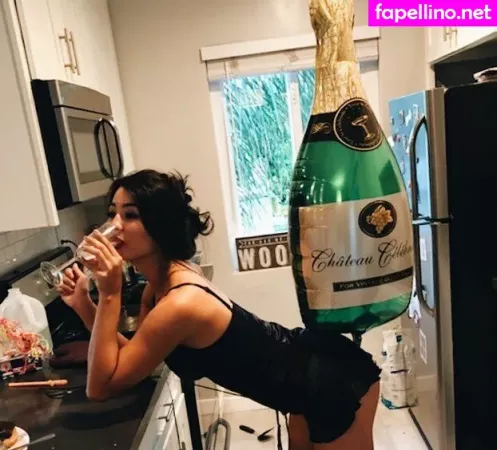 Carolinekwan OnlyFans Thumbnail #cWxFfYpKLw