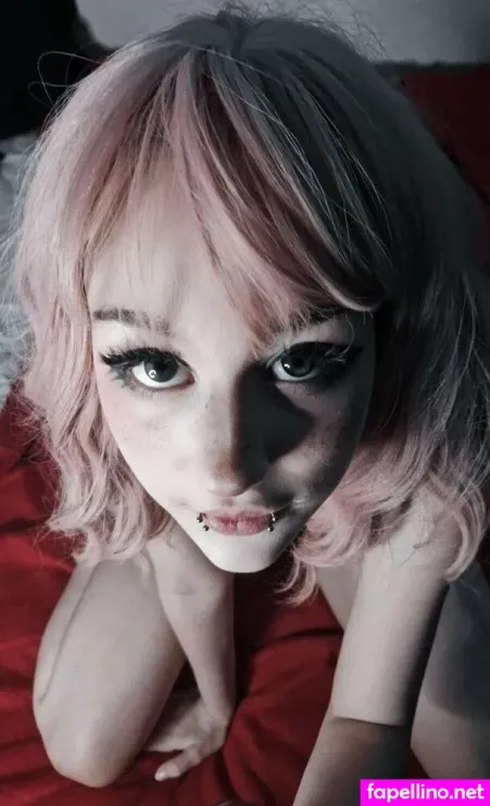 Carolinemeeoww OnlyFans Thumbnail #mPfYy8HswF