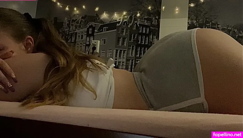 Carolinesfingers OnlyFans Thumbnail #vlriR3DMZb