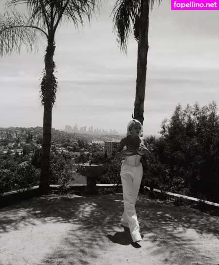 Carolinevreeland OnlyFans Thumbnail #8rWMdLW97h