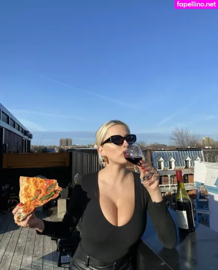 Carolinevreeland OnlyFans Thumbnail #C14zmnQg1m