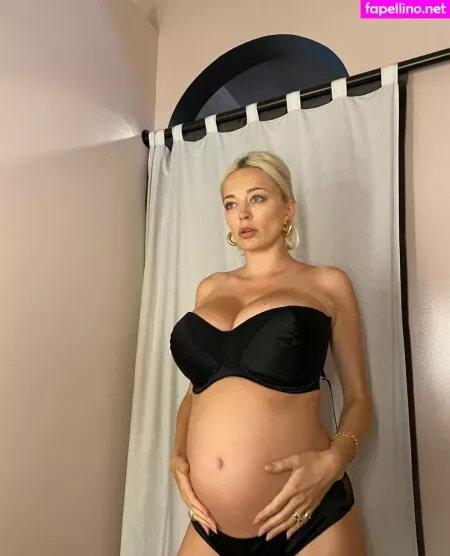 Carolinevreeland OnlyFans Thumbnail #OV0oTuekze