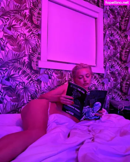 Carolinevreeland OnlyFans Thumbnail #quG627JVVW