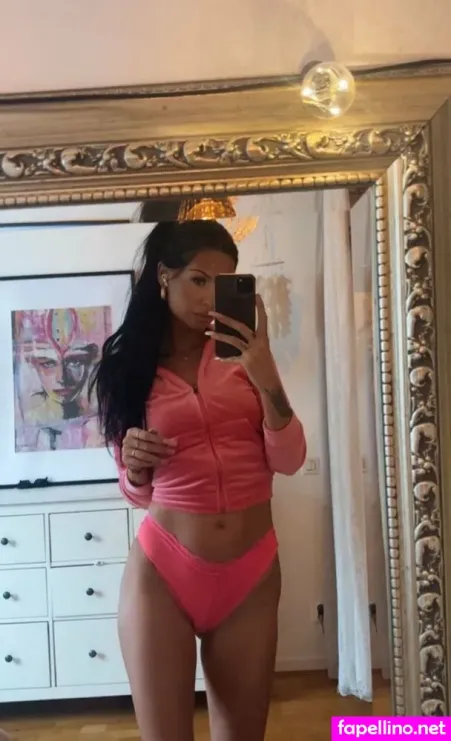 Carolinkronkvist OnlyFans Thumbnail #FB5wrDhDBB
