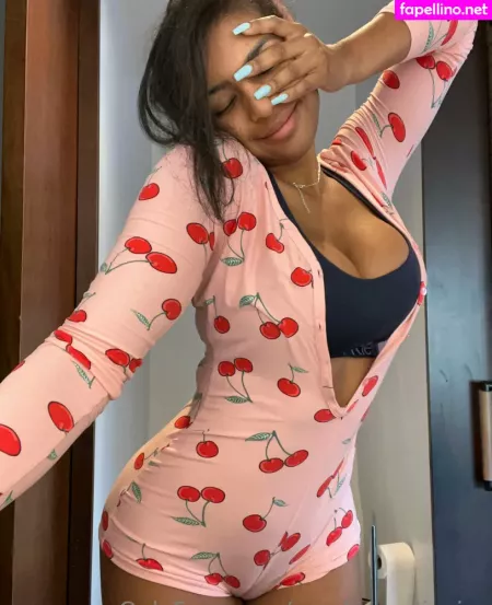 Carolinneoliveira OnlyFans Thumbnail #BdxwWc7odB