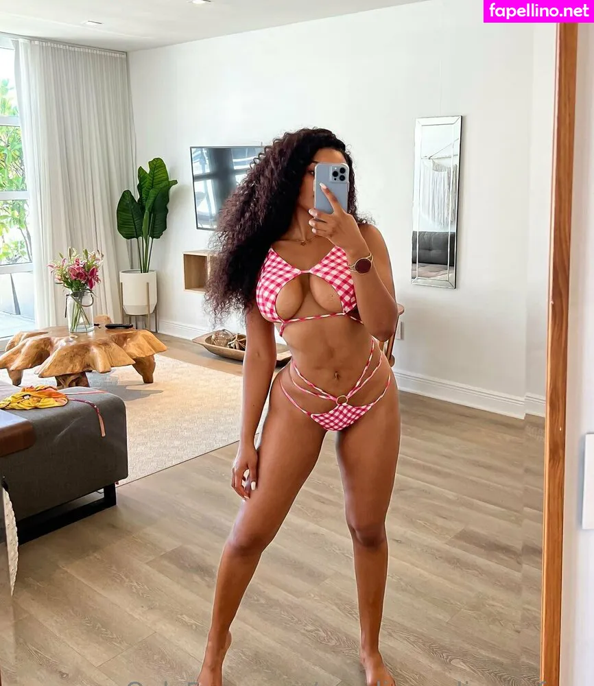 _coralinej0nes, carolinneoliveirafree Nude Leaked OnlyFans Photo #vJVlfIntgw