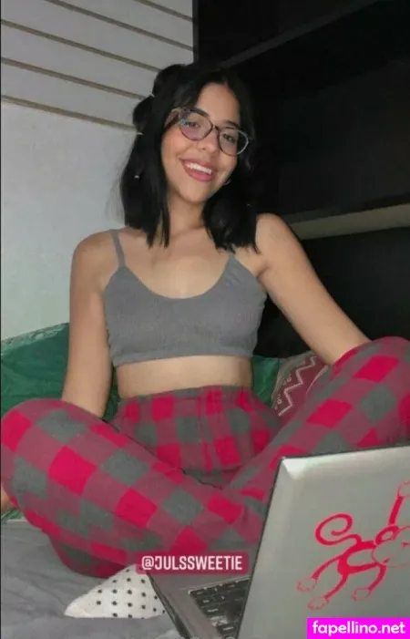 Carolsexxx OnlyFans Thumbnail #0OHDMZSdlK
