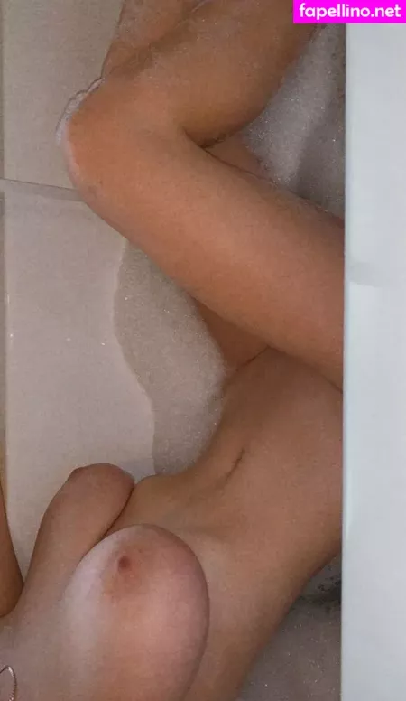 Carolyn Marcinkus OnlyFans Thumbnail #tUge9MMMJ2