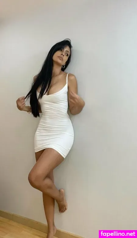 Caroorttiz OnlyFans Thumbnail #rQO7wVHHE2