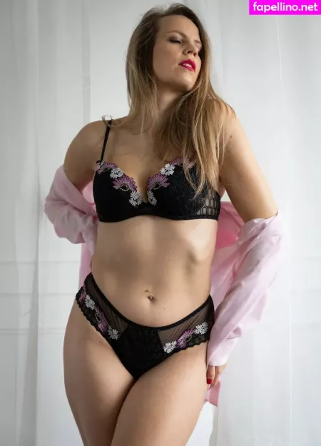 Carovlln OnlyFans Thumbnail #CC0Qj1DaDc