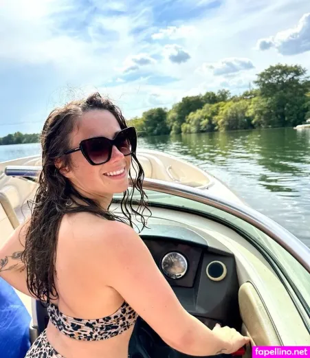 Carrie Schreiner OnlyFans Thumbnail #1eFHIXDgpi