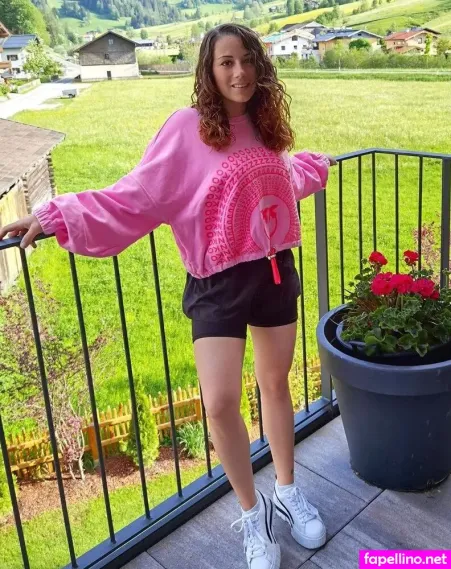 Carrie Schreiner OnlyFans Thumbnail #3MqslOBGM9