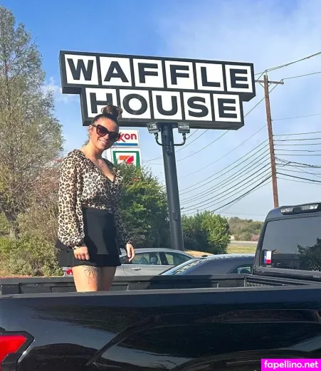 Carrie Schreiner OnlyFans Thumbnail #XYLgNnVQdl