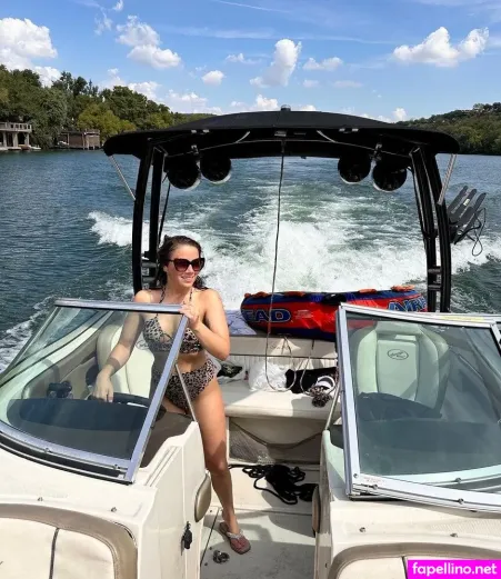 Carrie Schreiner OnlyFans Thumbnail #mK7h4jD9JB