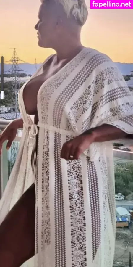 Carro Oberg OnlyFans Thumbnail #N6MjALhJl9