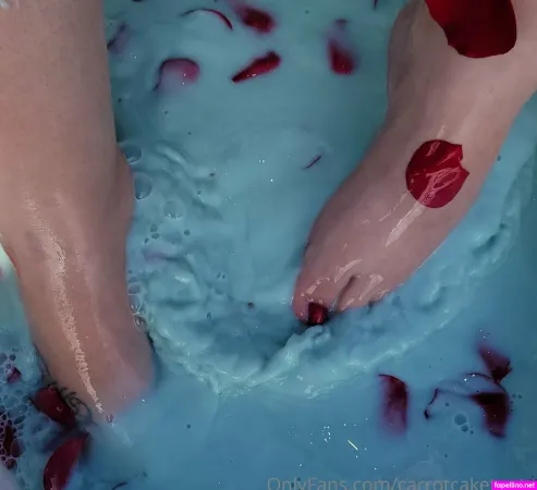 Carrotcaketoots OnlyFans Thumbnail #VccF3oiCm3
