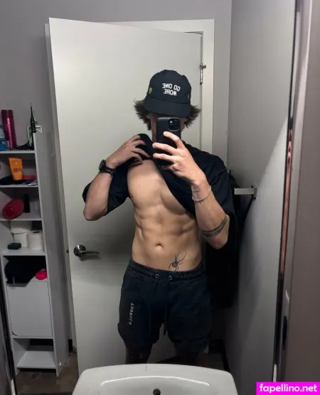 Carsonmakarrall OnlyFans Thumbnail #cGomJ4yxNJ