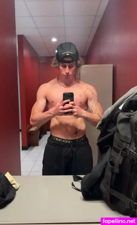 Carsonmakarrall OnlyFans Thumbnail #nFERxmE0L2