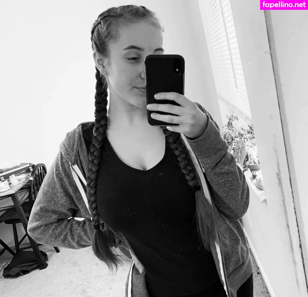 Kasiedilla, caserenn, caseycakesmn Nude Leaked OnlyFans Photo #R0kl4lO0bc