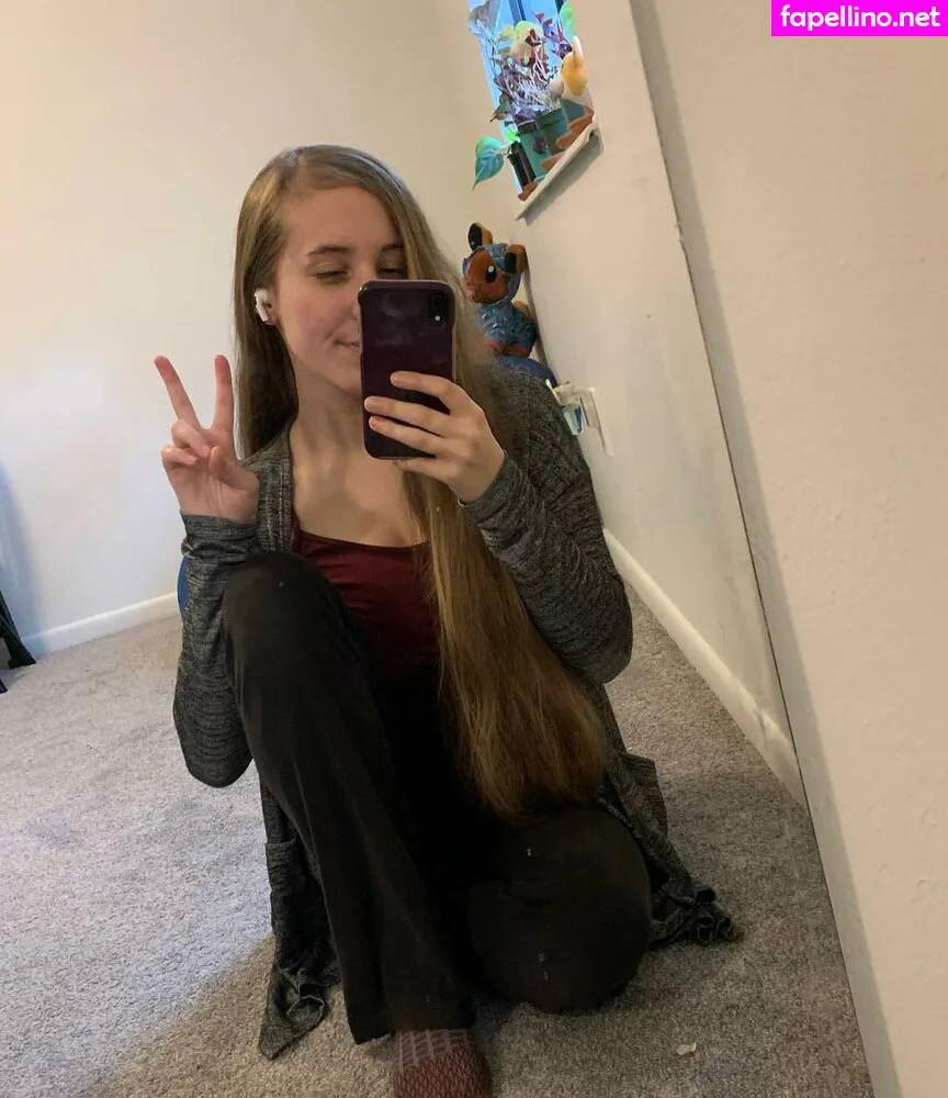 Kasiedilla, caserenn, caseycakesmn Nude Leaked OnlyFans Photo #cE6ev5psDi