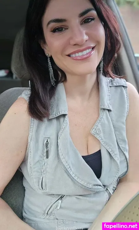 Cassie Cross OnlyFans Thumbnail #xojrm7Hrw1