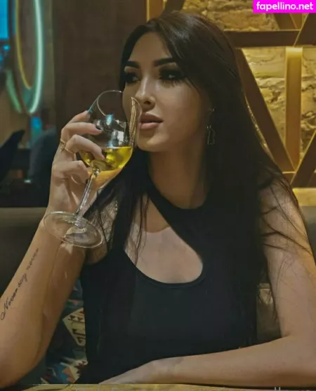 Cassie Swallows OnlyFans Thumbnail #uJfyDH67U2