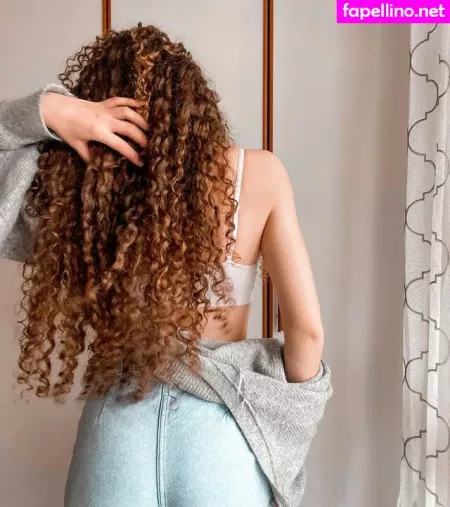 Catalina Ganea OnlyFans Thumbnail #4x0VFyz250