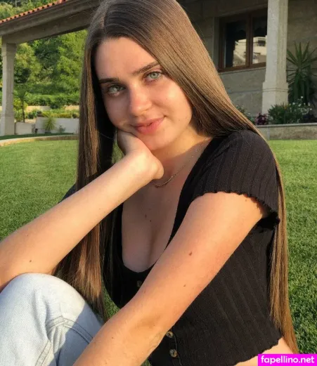 Catarina Moreira OnlyFans Thumbnail #g6R4weOsKo