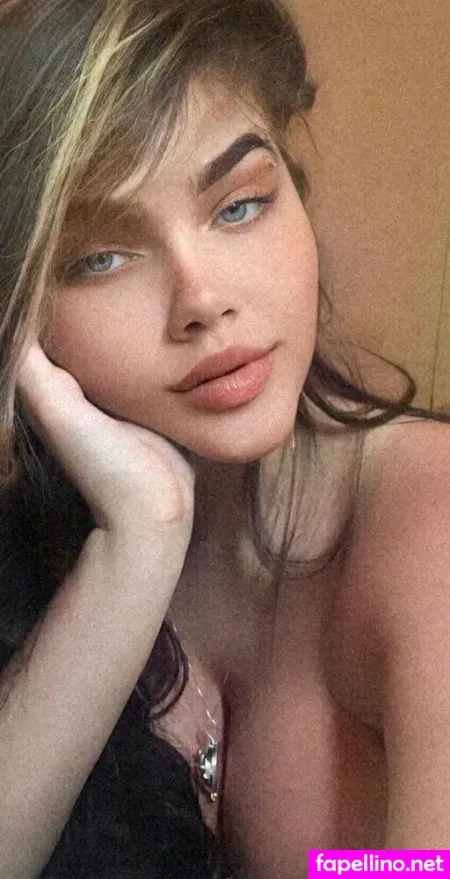 Catharina Leone OnlyFans Thumbnail #7OxeZQgN26