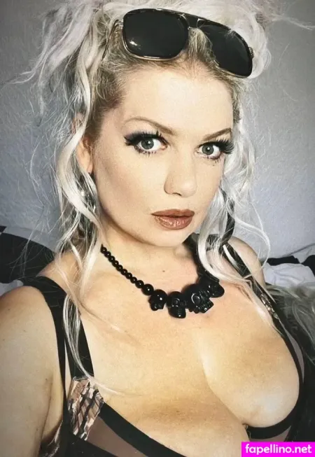 Catherin Sharpies OnlyFans Thumbnail #VOTAD3O3qD