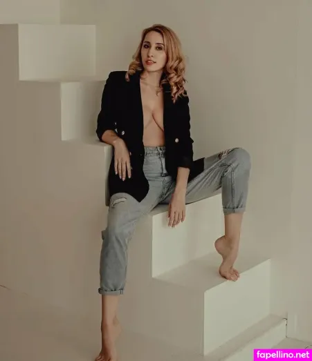 Catherine Denoire OnlyFans Thumbnail #7vizUEgM4f