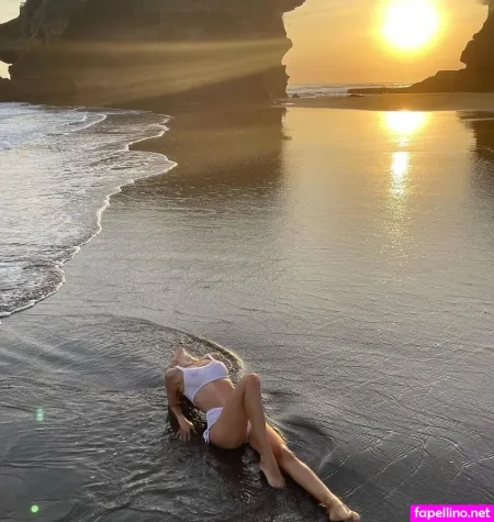 Catherine Enn OnlyFans Thumbnail #unAHK2R1YX