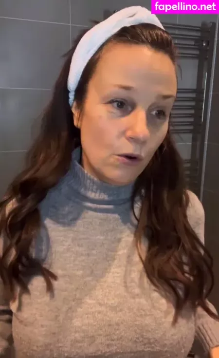 Catherine Huntley OnlyFans Thumbnail #rTAAOryfBm